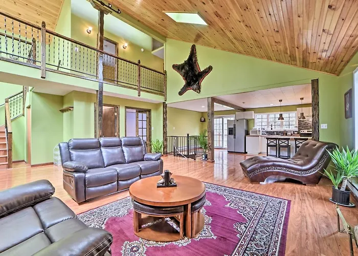 Pocono Lake Home With Beach Access And Game Room!