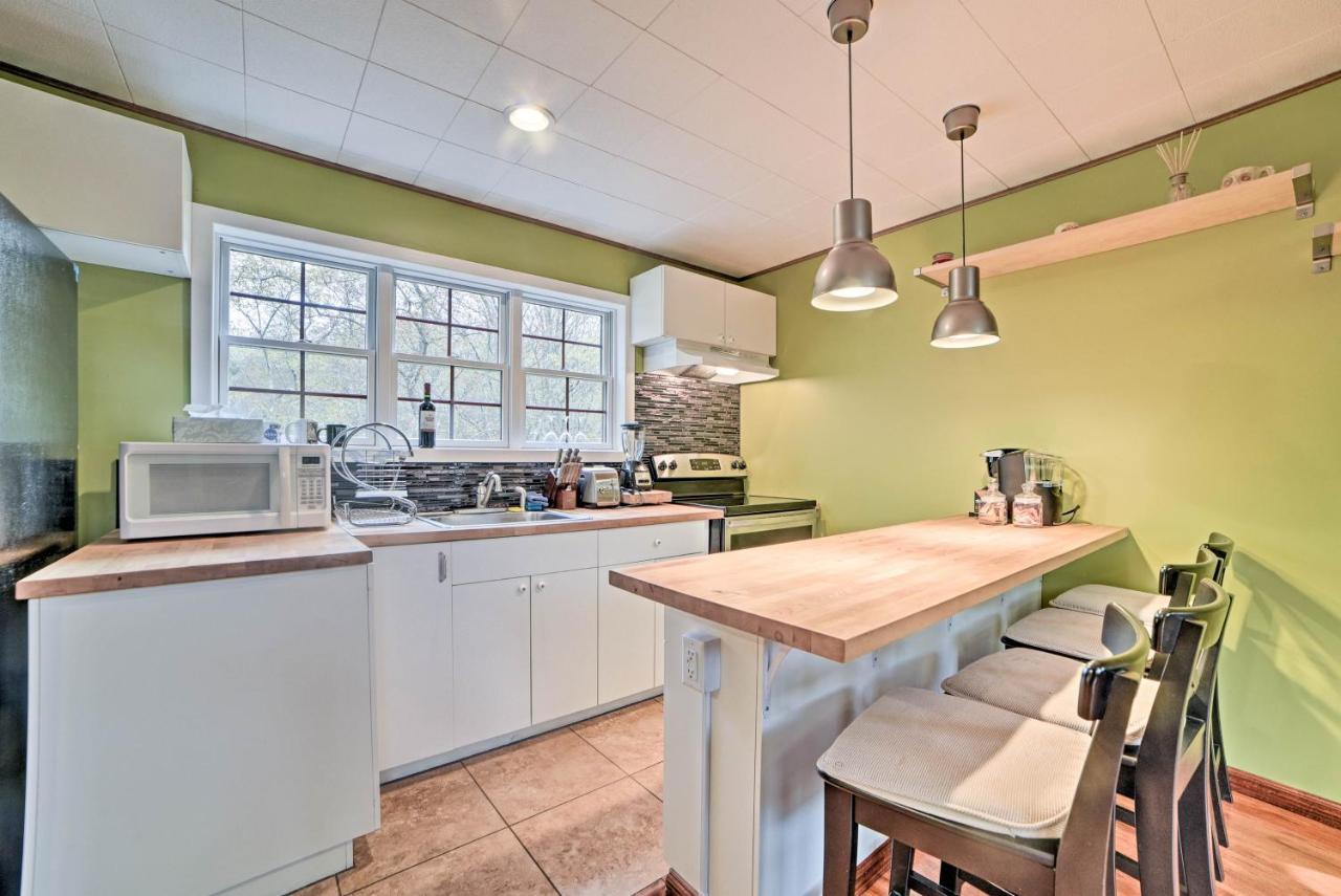 With Beach Access And Game Room! *