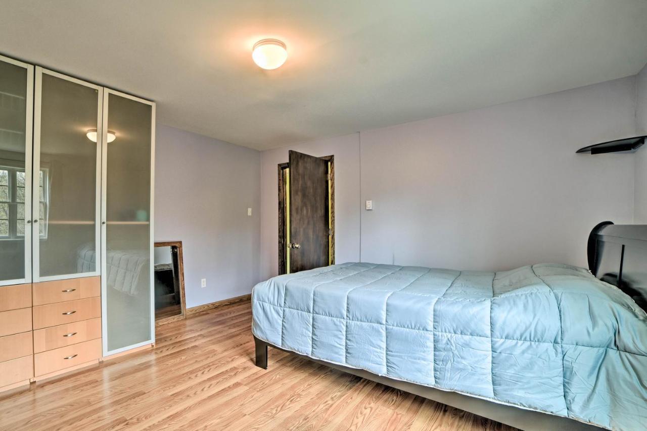 With Beach Access And Game Room!