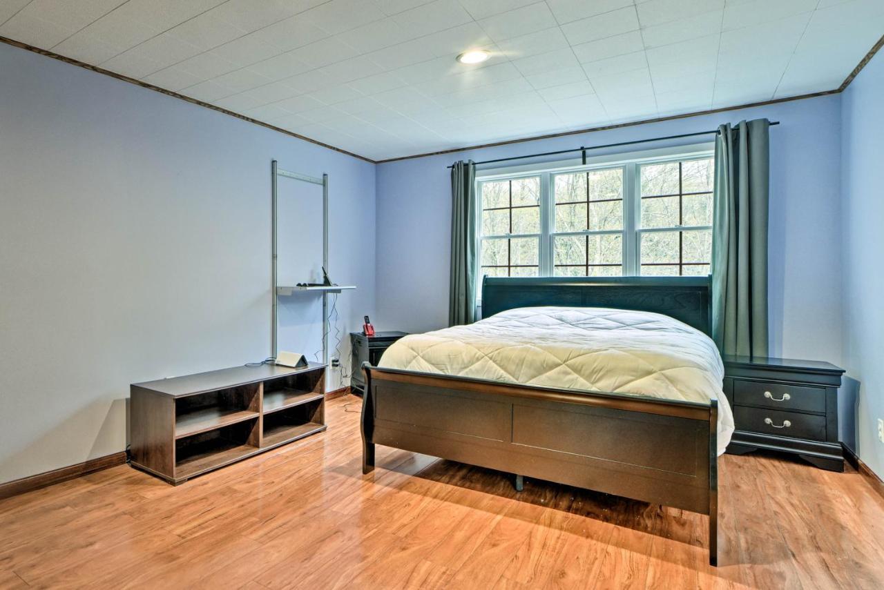 With Beach Access And Game Room! Holiday home Pocono Lake