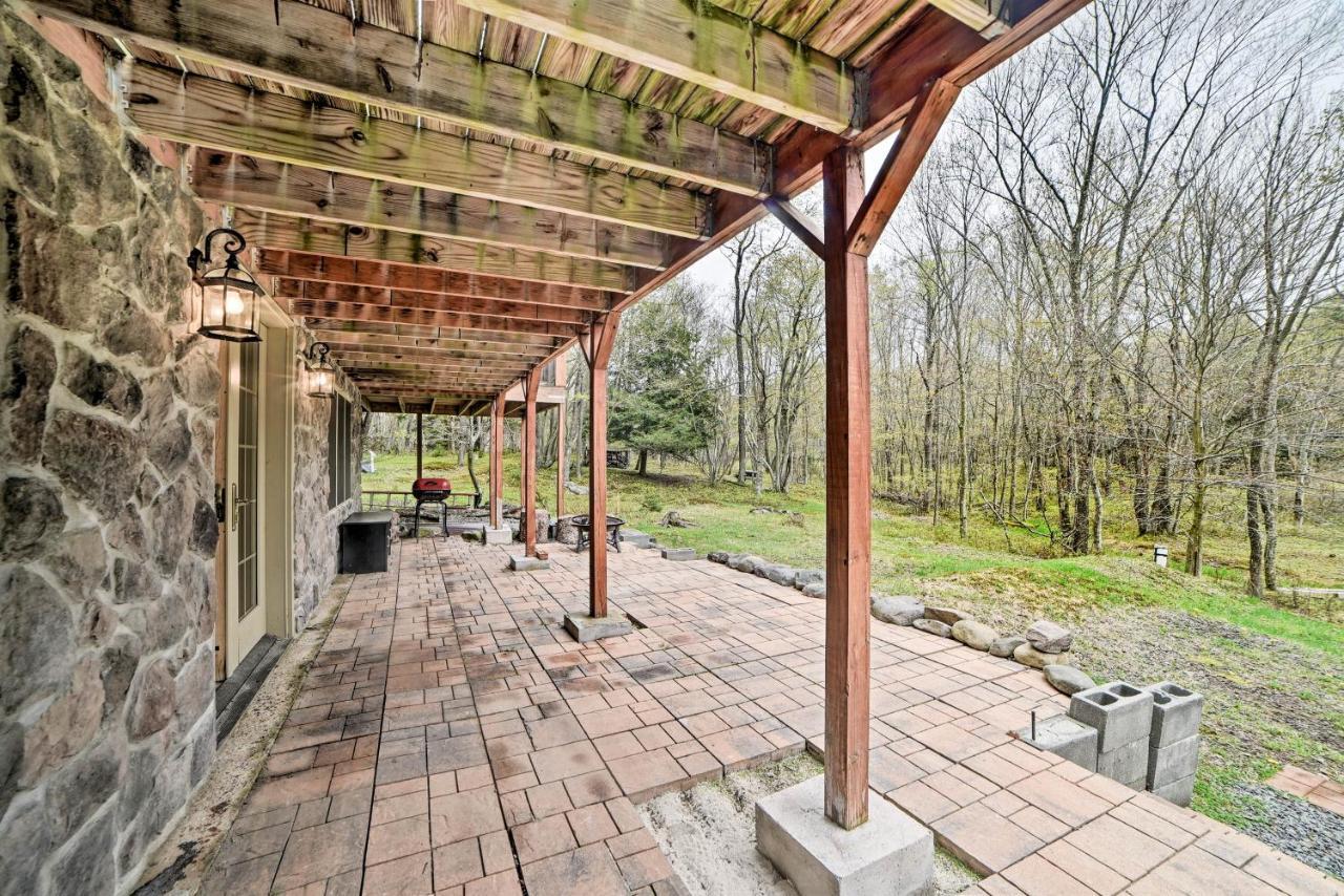 Holiday home With Beach Access And Game Room! Pocono Lake