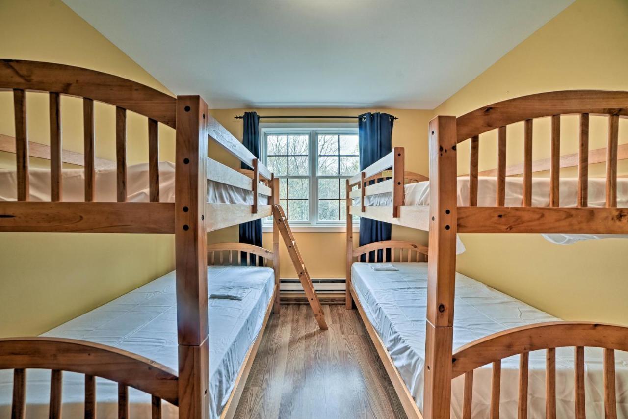 With Beach Access And Game Room! *
