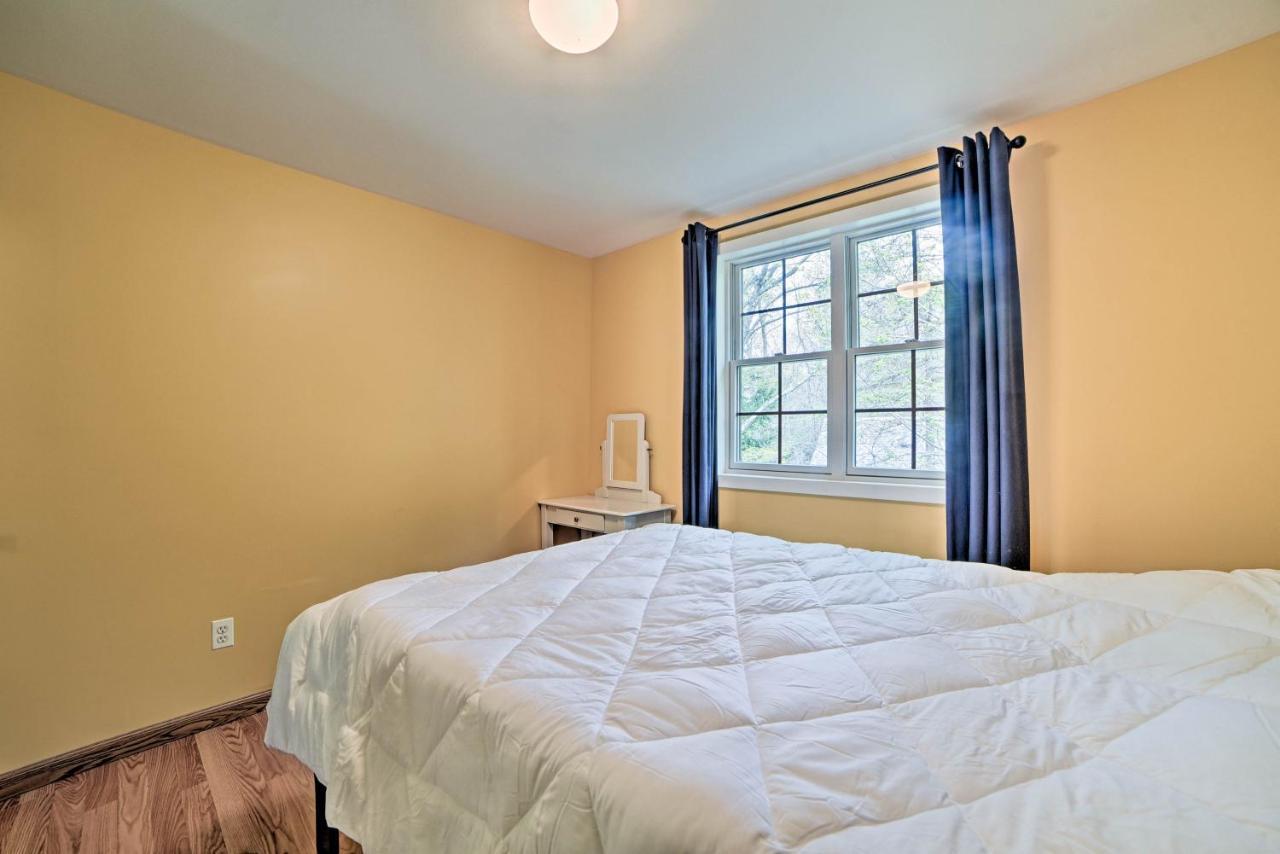 With Beach Access And Game Room! * Pocono Lake